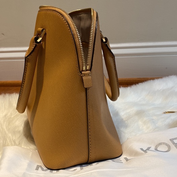 Michael Kors Crossbody - Picture 14 of 16